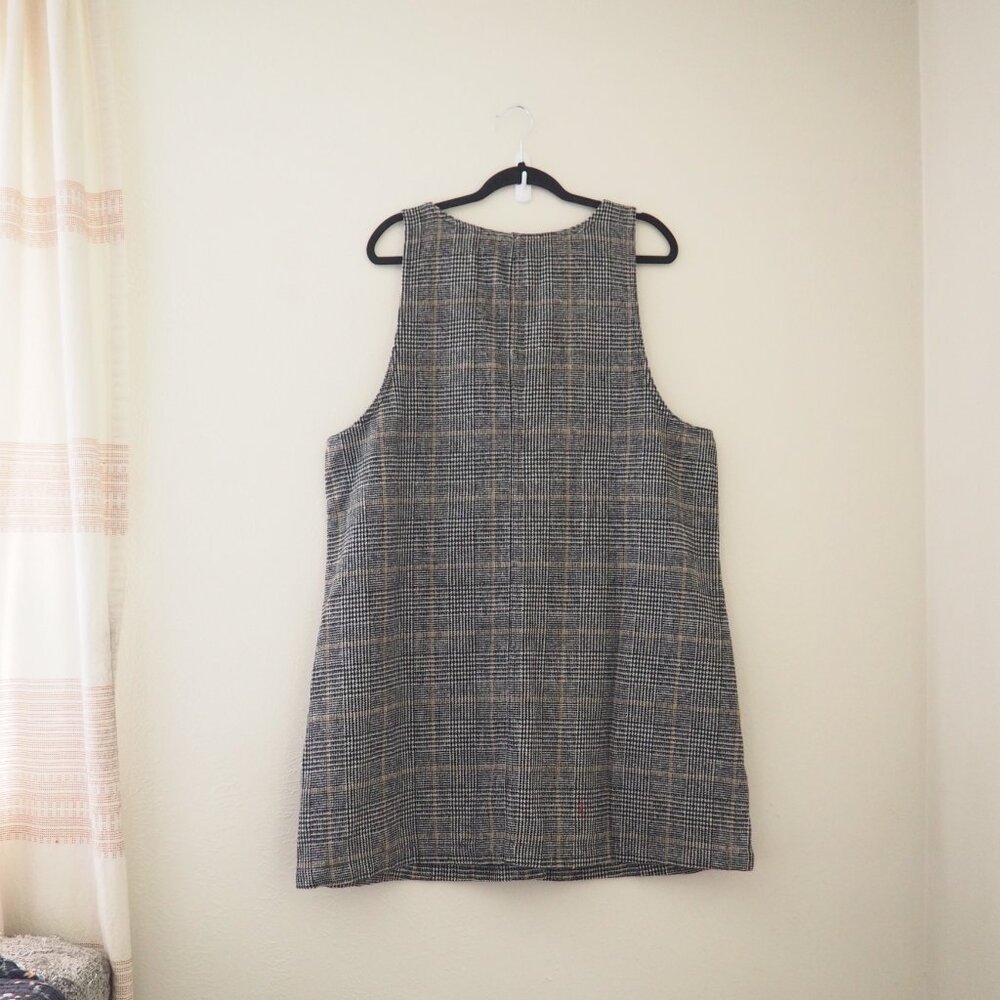 ! American Eagle Houndstooth Plaid Sleeveless Collegiate Button Front Dress - Picture 5 of 6